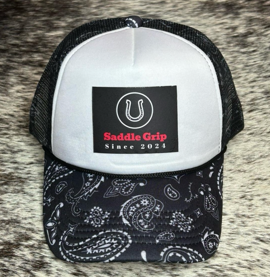 Black and white Paisley Saddle Grip hat